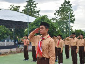 Read more about the article Sekolah Alam Semesta melaksanakan Upacara Pengibaran Bendera Merah Putih