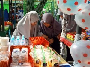 Read more about the article Market Day Sekolah Keputrian Hayyin Tahfidz Boarding